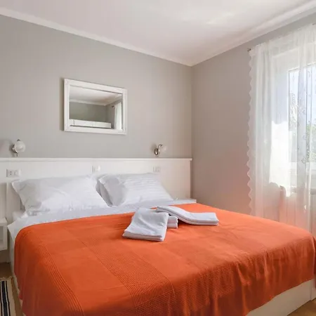 Hope Apartment *