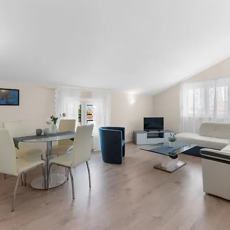 Hope Apartment *