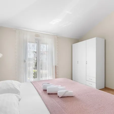 Hope Apartment *